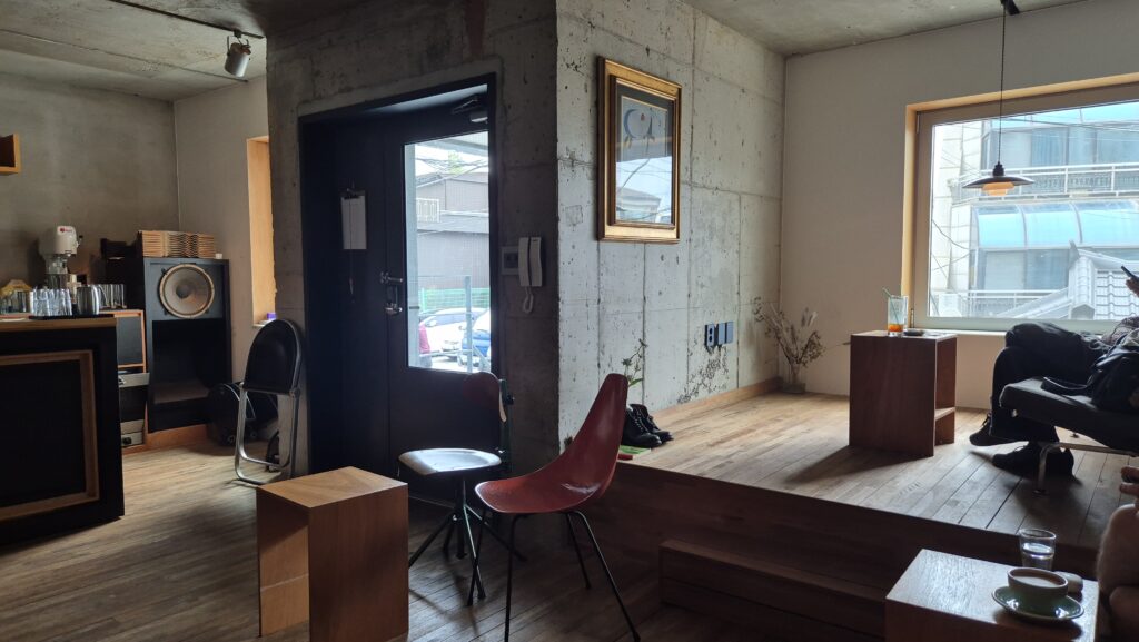 후암동 자키러브 음악듣기 좋은 카페